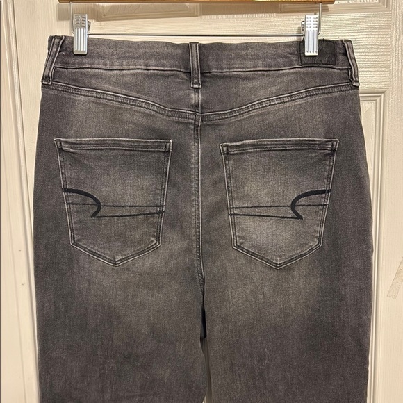 American Eagle Outfitters Curvy Highest Rise Jegging Distressed Details #491 - Picture 3 of 9